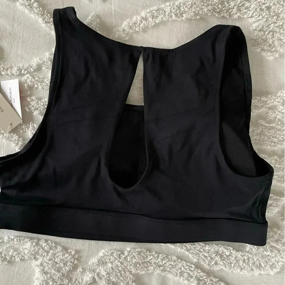 Banana Republic Active Sports Tank - Picture 3 of 8
